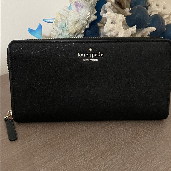 Kate Spade Black Zip-Around Wallet - Picture 2 of 9